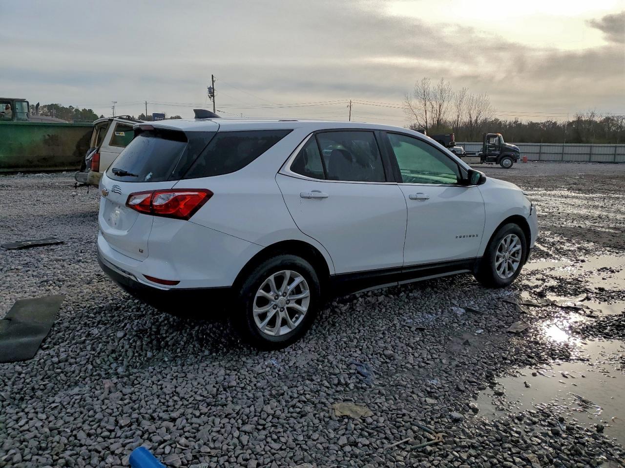 2018 Chevrolet Equinox Lt - Image 3