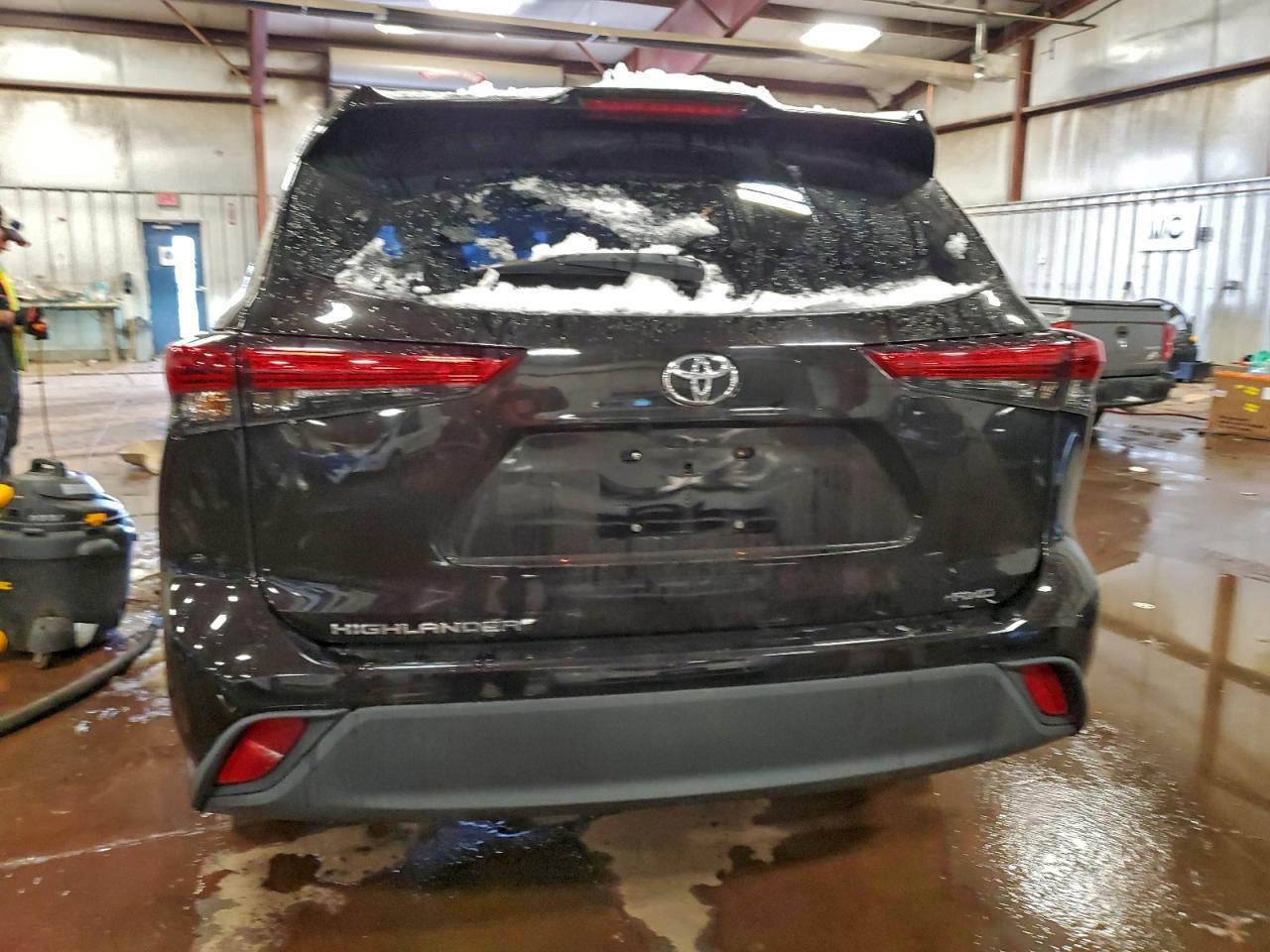 2020 Toyota Highlander L - Фото 6