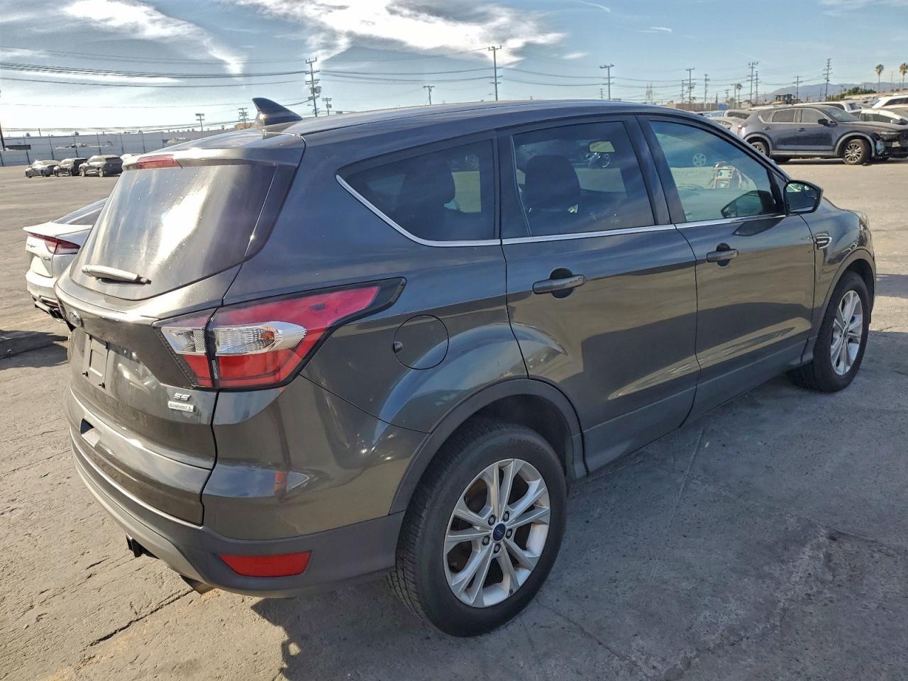 2017 Ford Escape Se - Фото 3