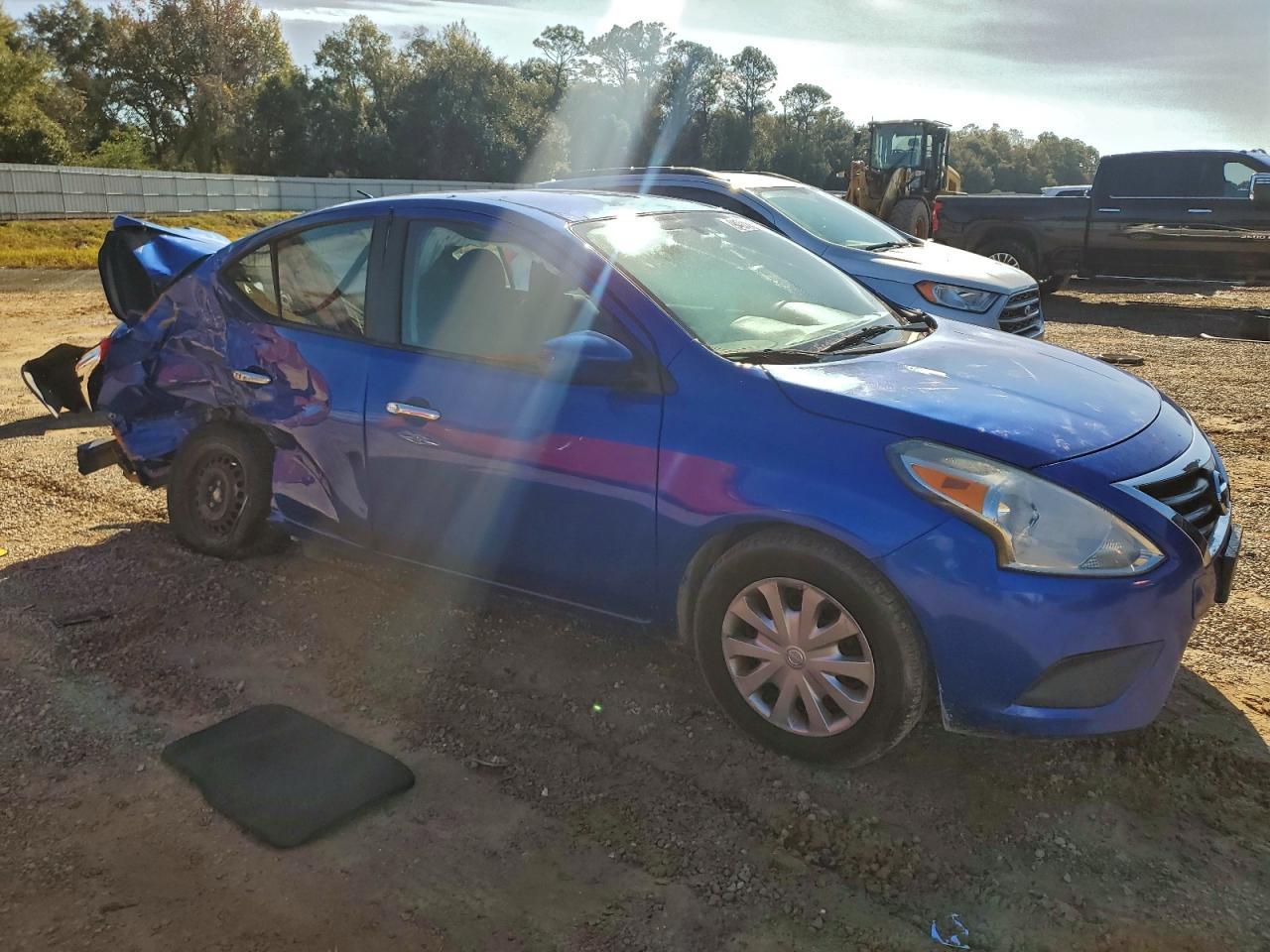 2016 Nissan Versa S - Image 4
