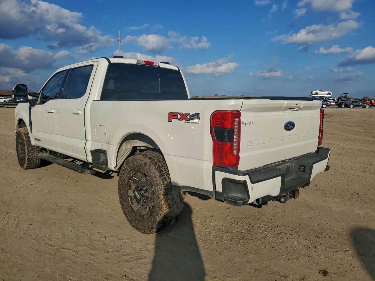 2023 Ford F250 Super Duty - Фото 2