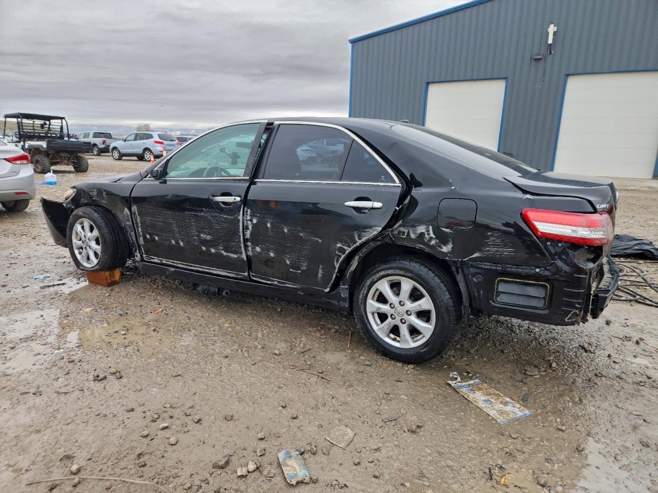 2011 Toyota Camry Base - Фото 2