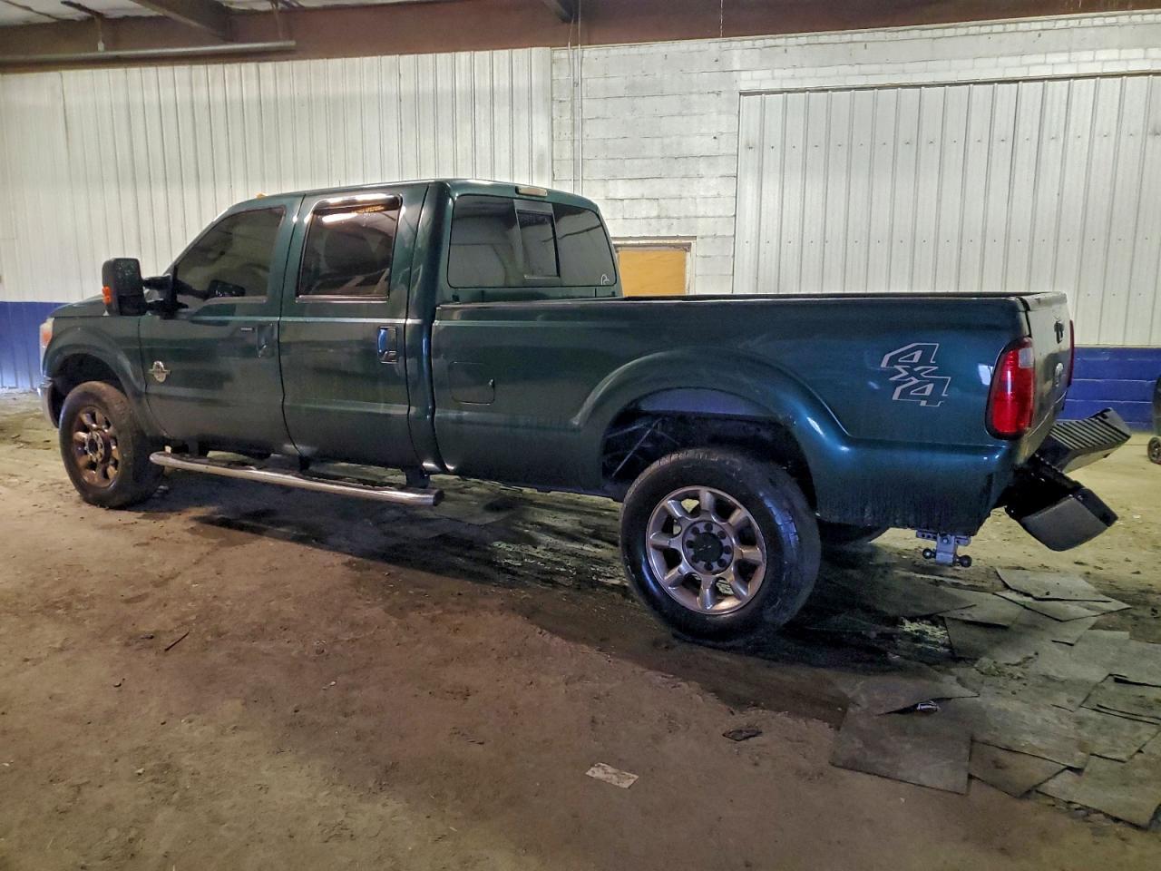 2011 Ford F350 Super Duty - Фото 2