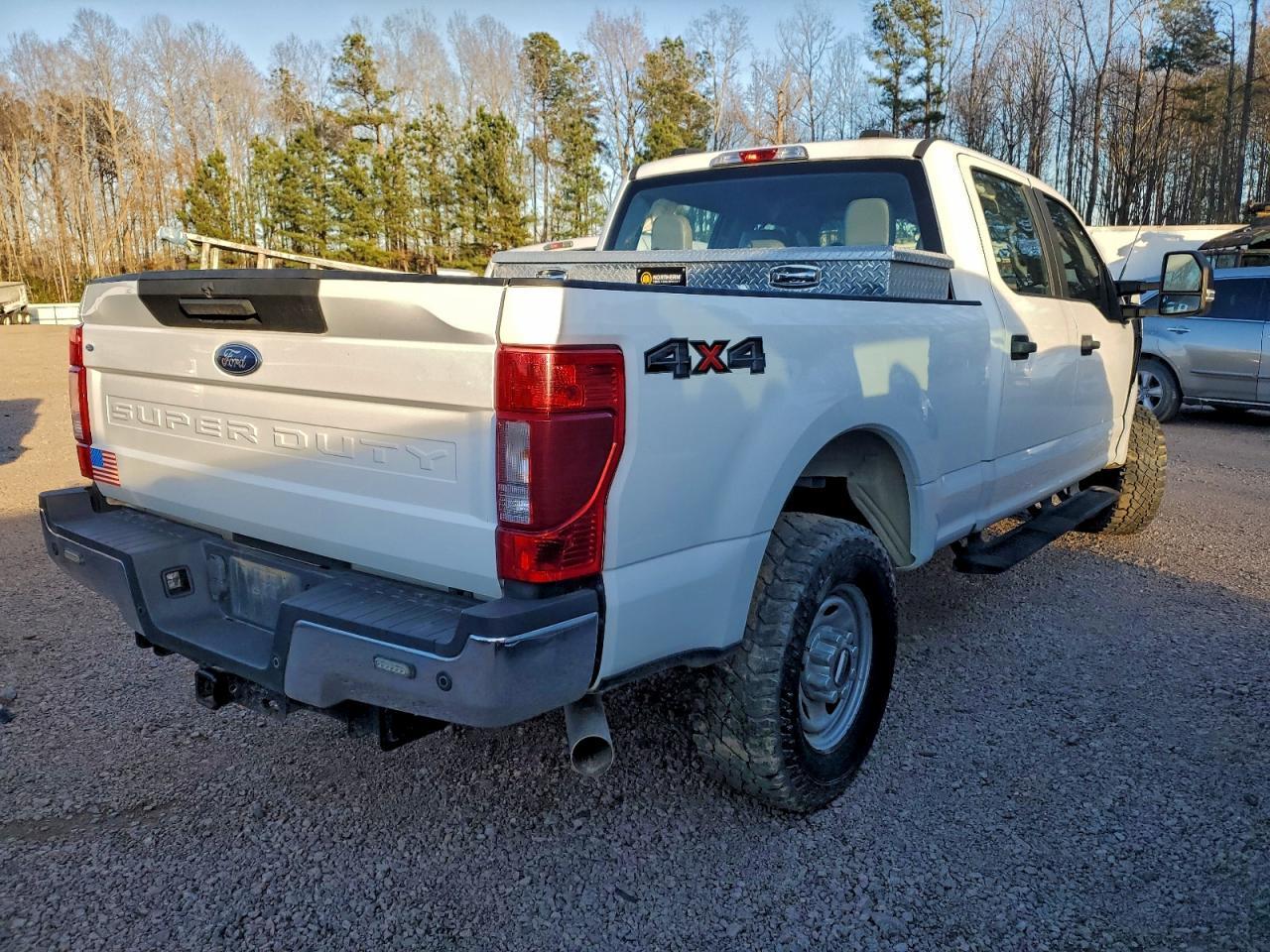 2022 Ford F250 Super Duty - Фото 3