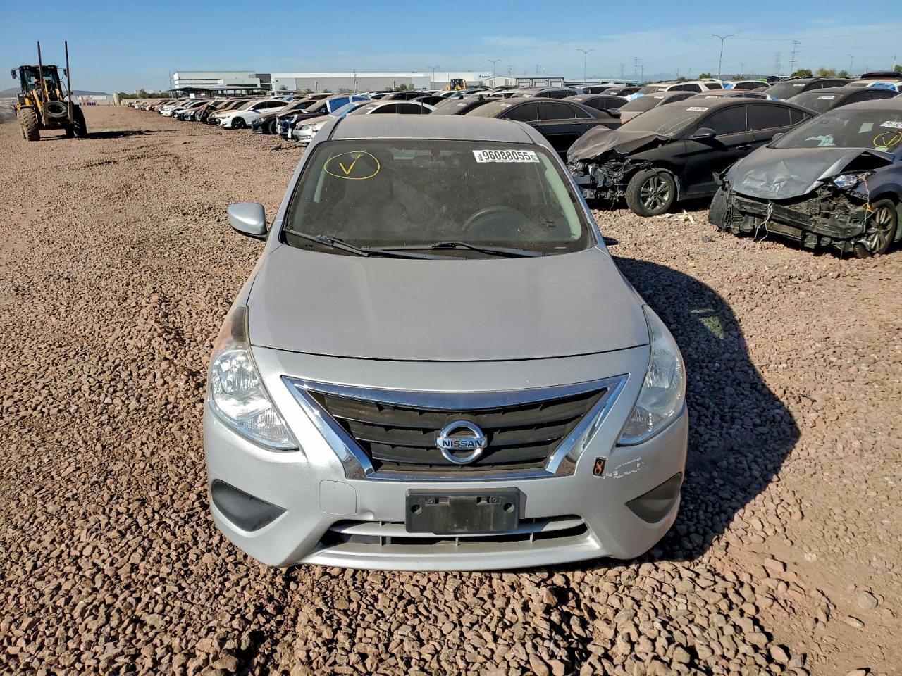 2016 Nissan Versa S - Фото 5