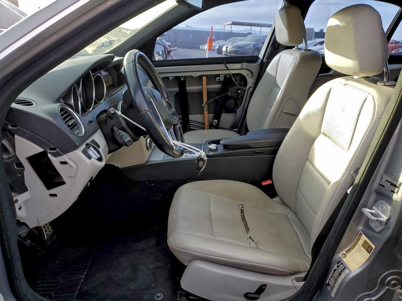 2012 Mercedes-Benz C 250 - Фото 7