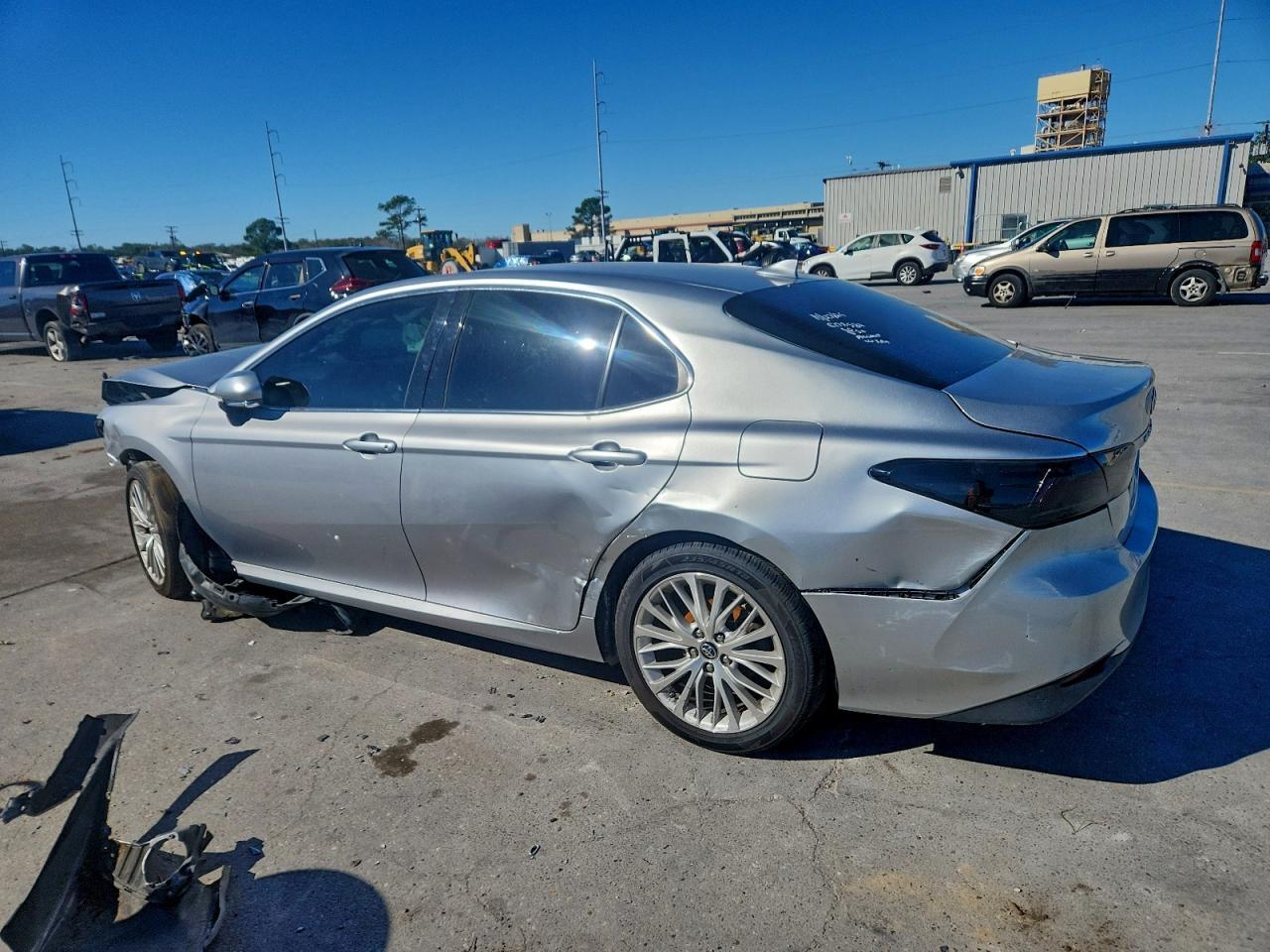 2019 Toyota Camry L - Фото 2