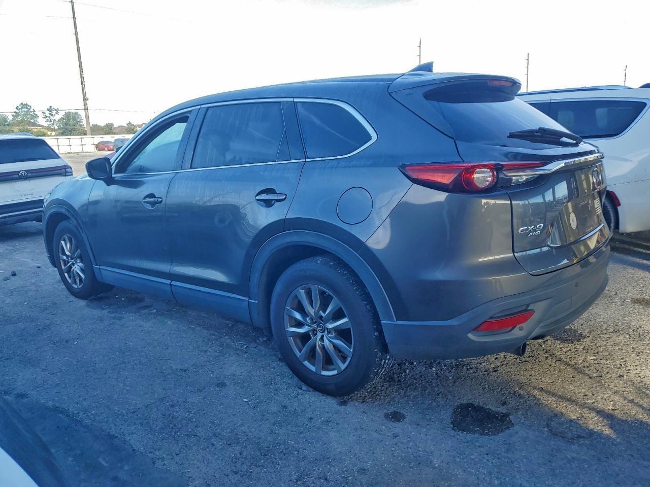 2018 Mazda Cx-9 Touring - Image 2