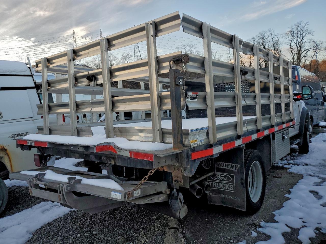 2019 Ford F550 Super Duty Flatbed Truck - Image 3