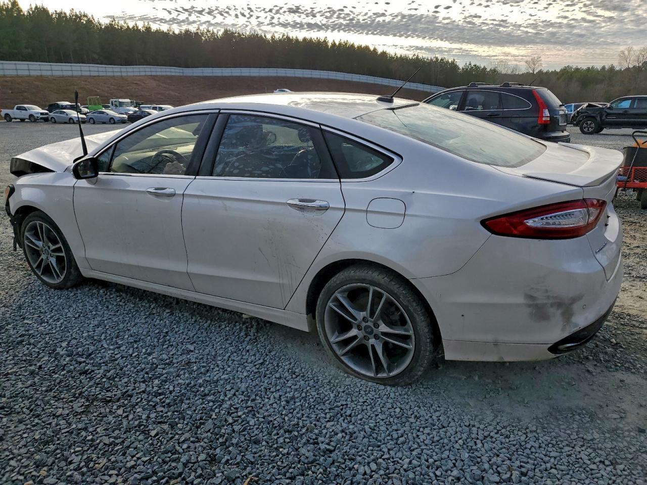 2015 Ford Fusion Titanium - Фото 2