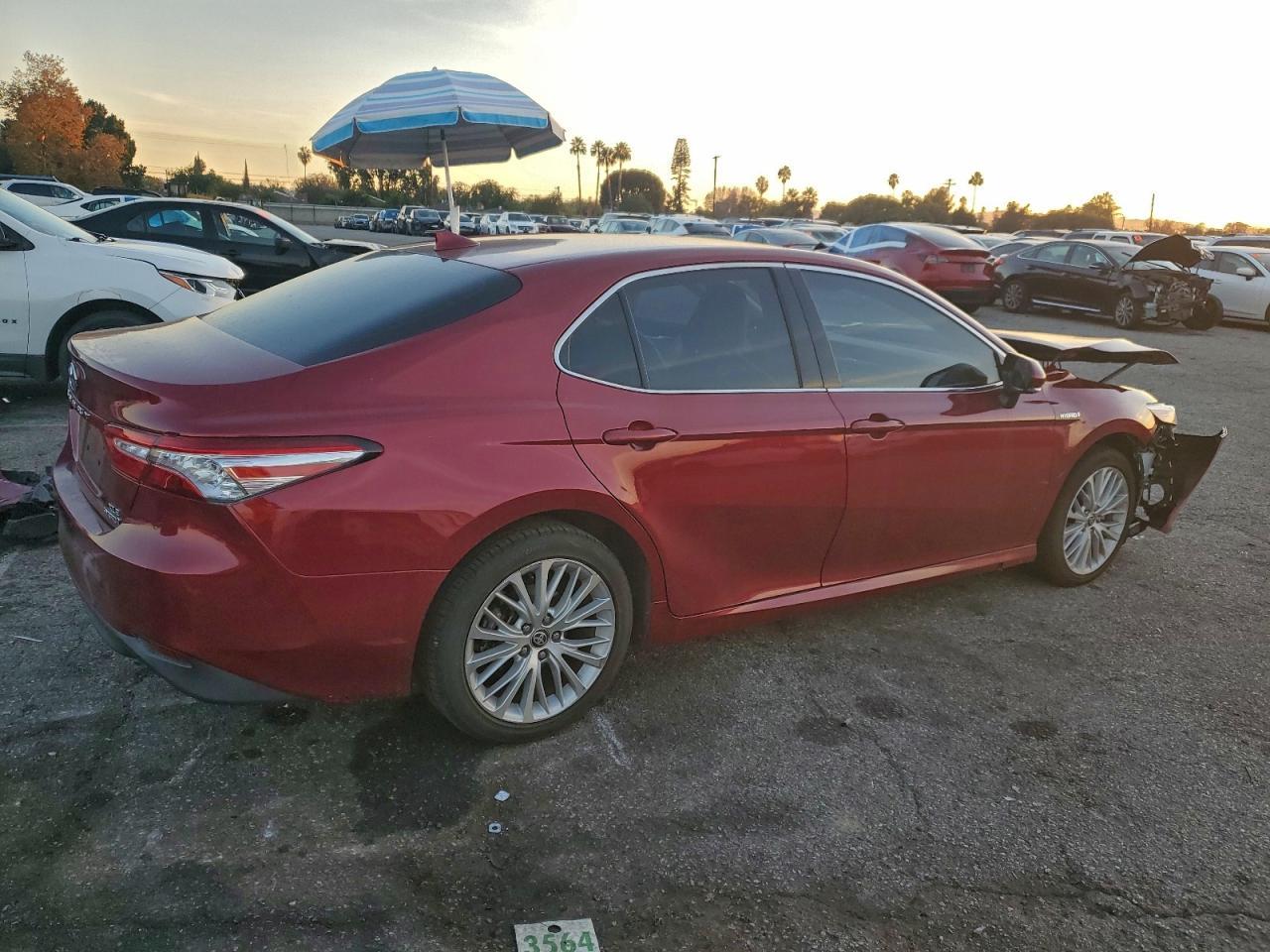 2020 Toyota Camry Xle - Image 3