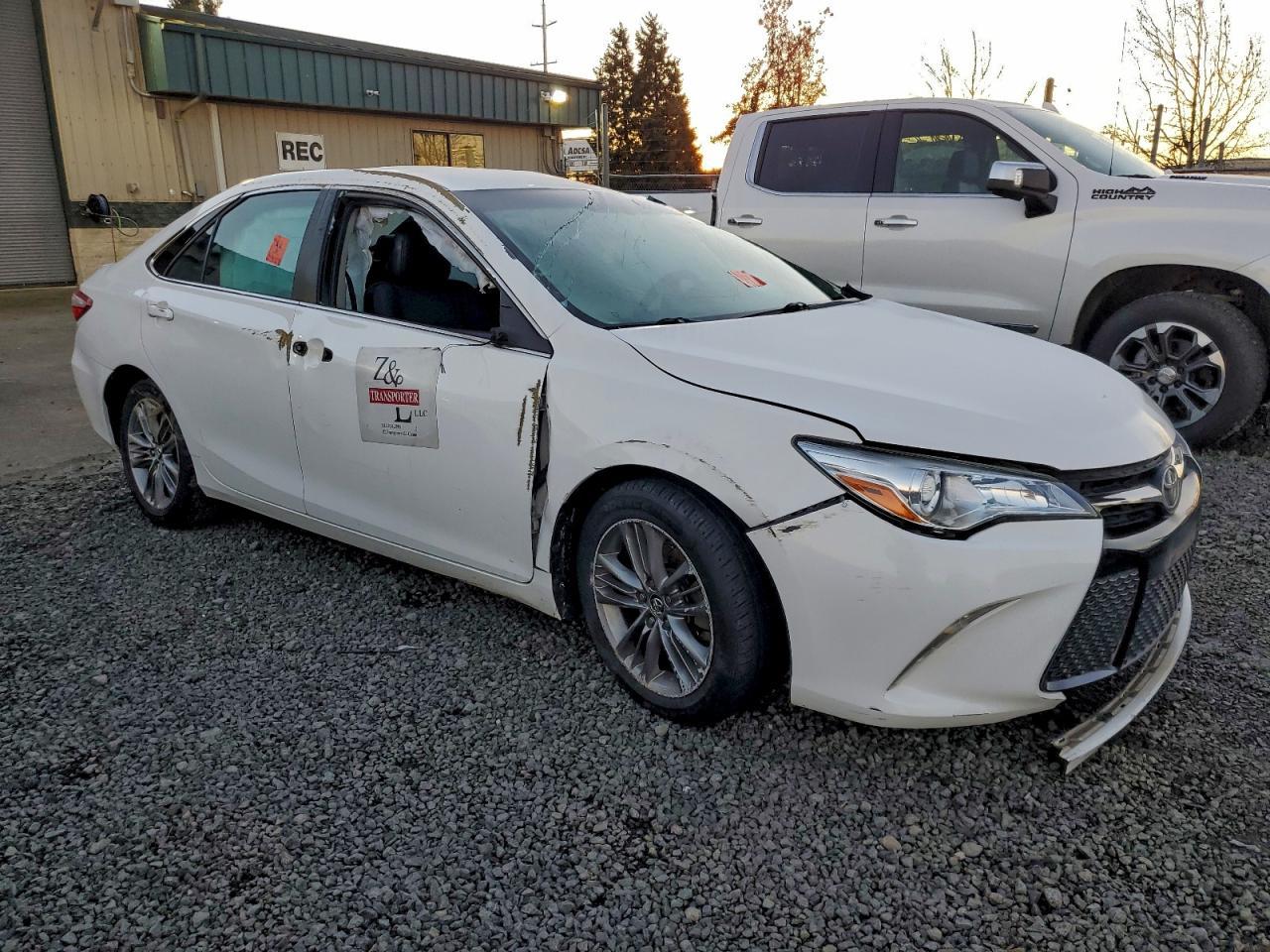 2015 Toyota Camry Le - Фото 4