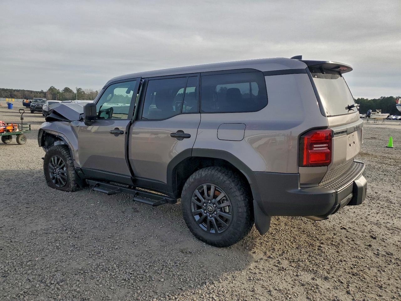 2025 Toyota Land Cruiser Base - Фото 2