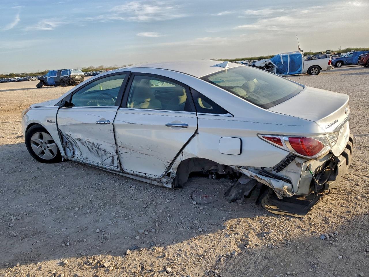 2011 Hyundai Sonata Hybrid - Фото 2