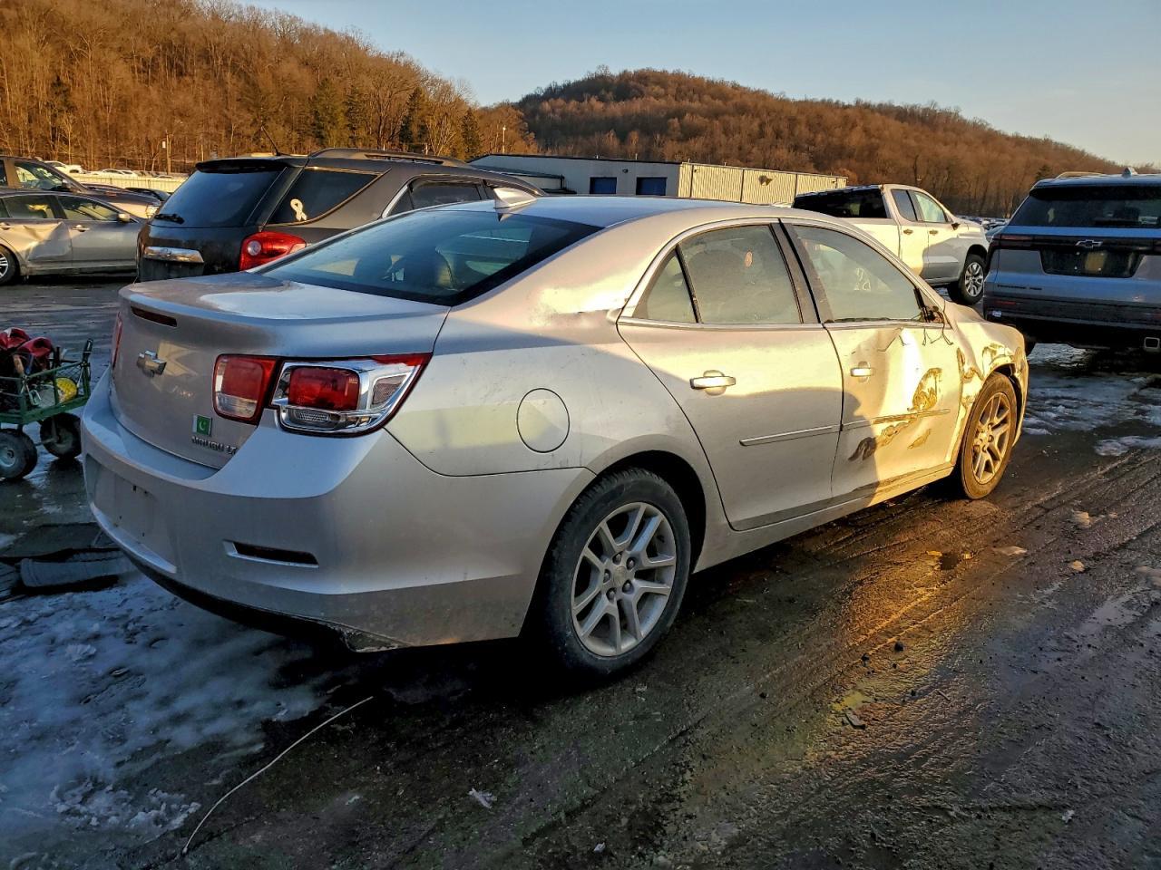 2015 Chevrolet Malibu 1Lt - Фото 3