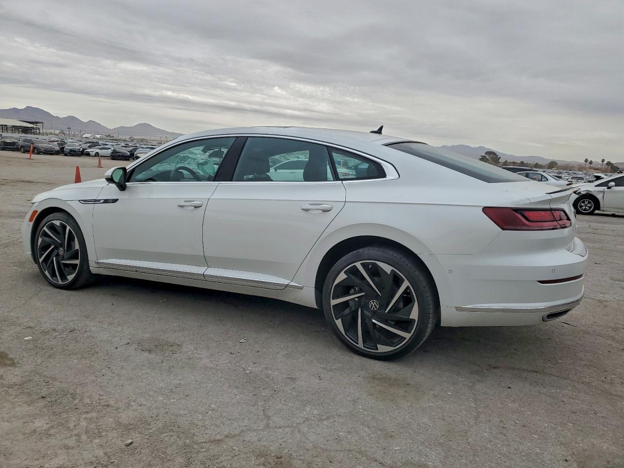 2023 Volkswagen Arteon Sel Premium R-Line - Фото 2