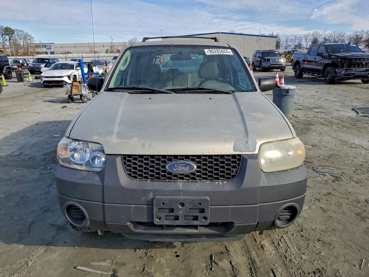 2005 Ford Escape Xls - Фото 5