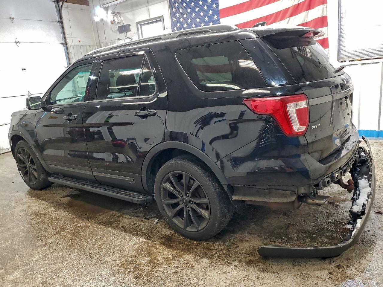 2017 Ford Explorer Xlt - Image 2