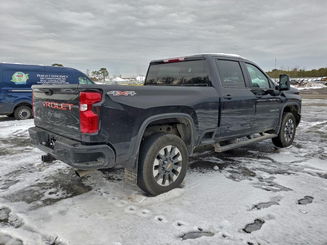 2025 Chevrolet Silverado K2500 Custom - Фото 3