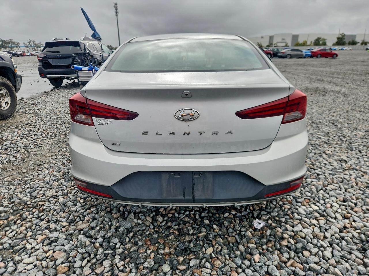 2020 Hyundai Elantra Se - Image 6