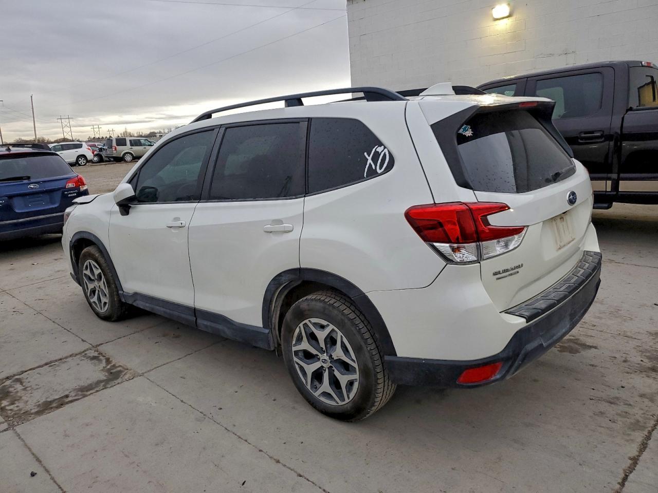 2019 Subaru Forester Premium - Фото 2