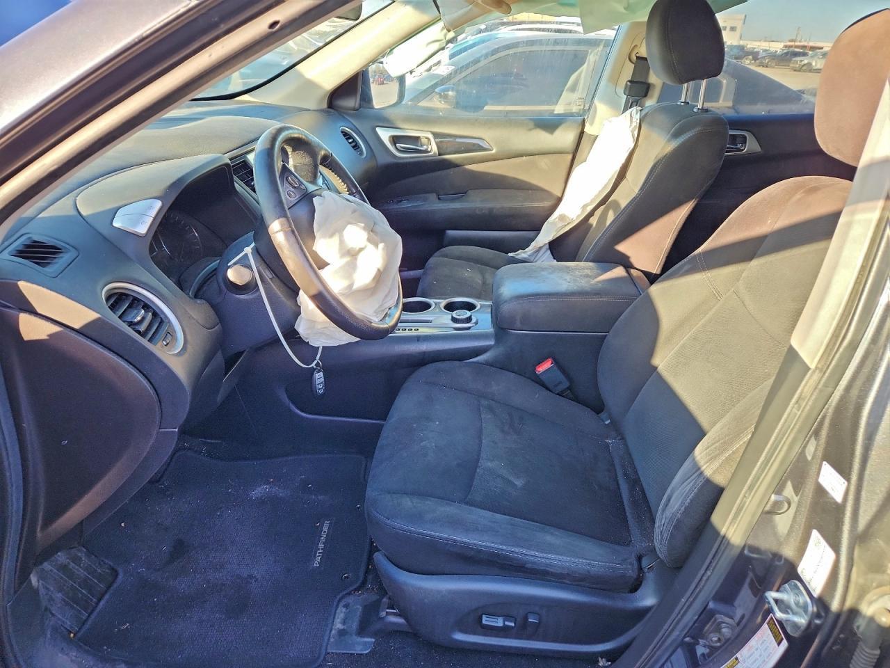 2014 Nissan Pathfinder S - Image 7