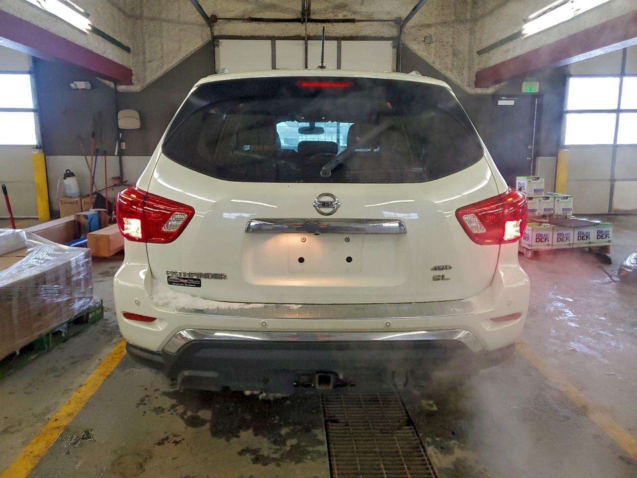 2017 Nissan Pathfinder S - Image 6