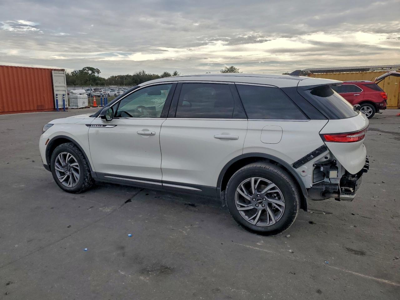 2023 Lincoln Corsair - Image 2