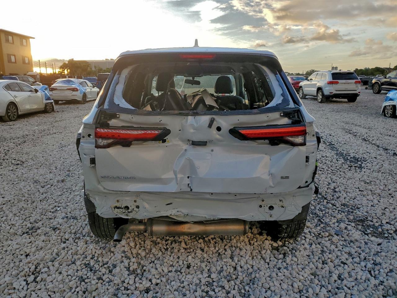 2024 Mitsubishi Outlander Se - Фото 6