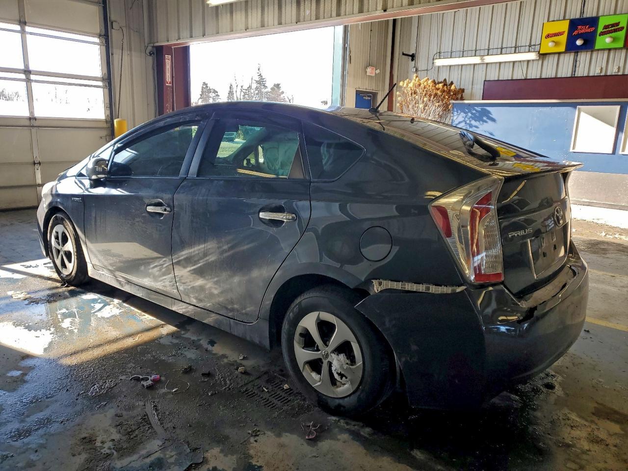 2015 Toyota Prius - Фото 2
