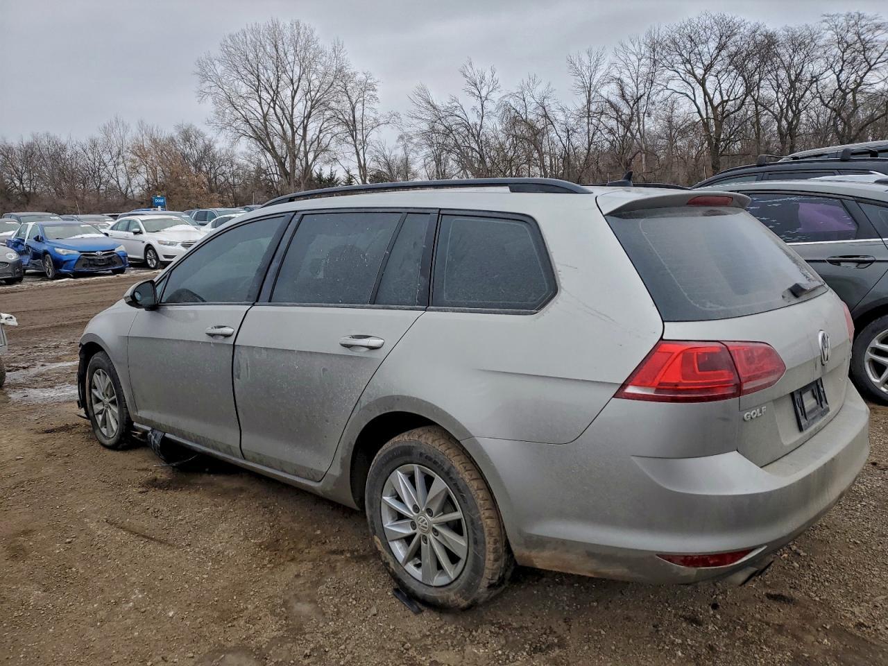 2017 Volkswagen Golf Sportwagen S - Image 2