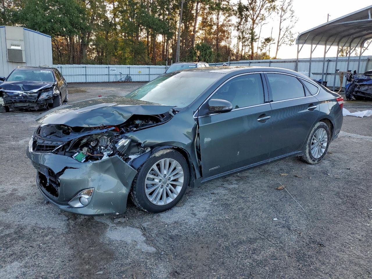 2013 Toyota Avalon Hybrid Limited