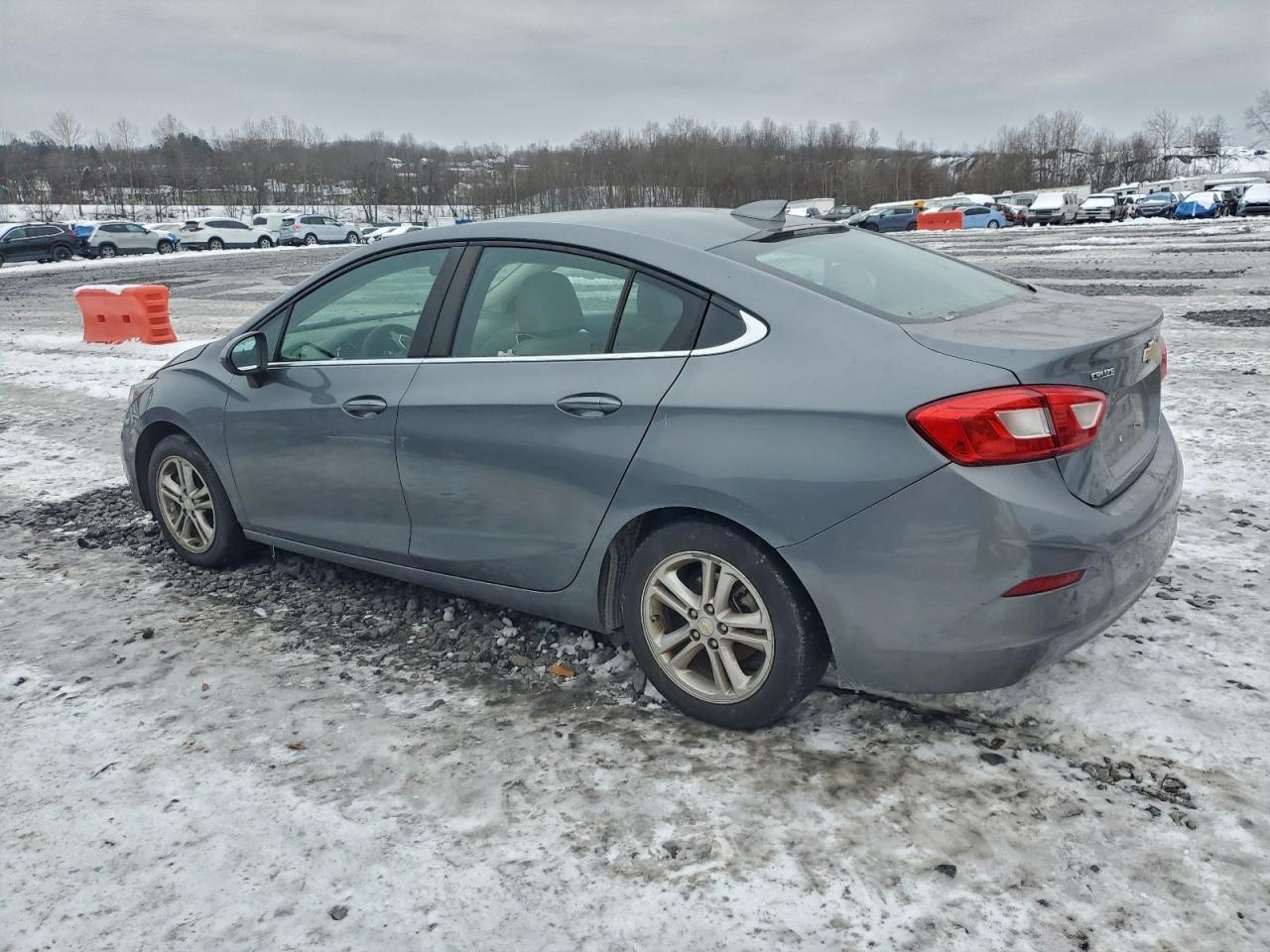 2018 Chevrolet Cruze Lt - Фото 2