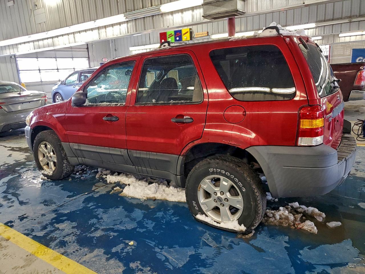 2007 Ford Escape - Фото 2