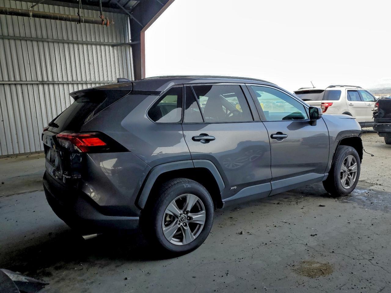 2022 Toyota Rav4 Le - Фото 3