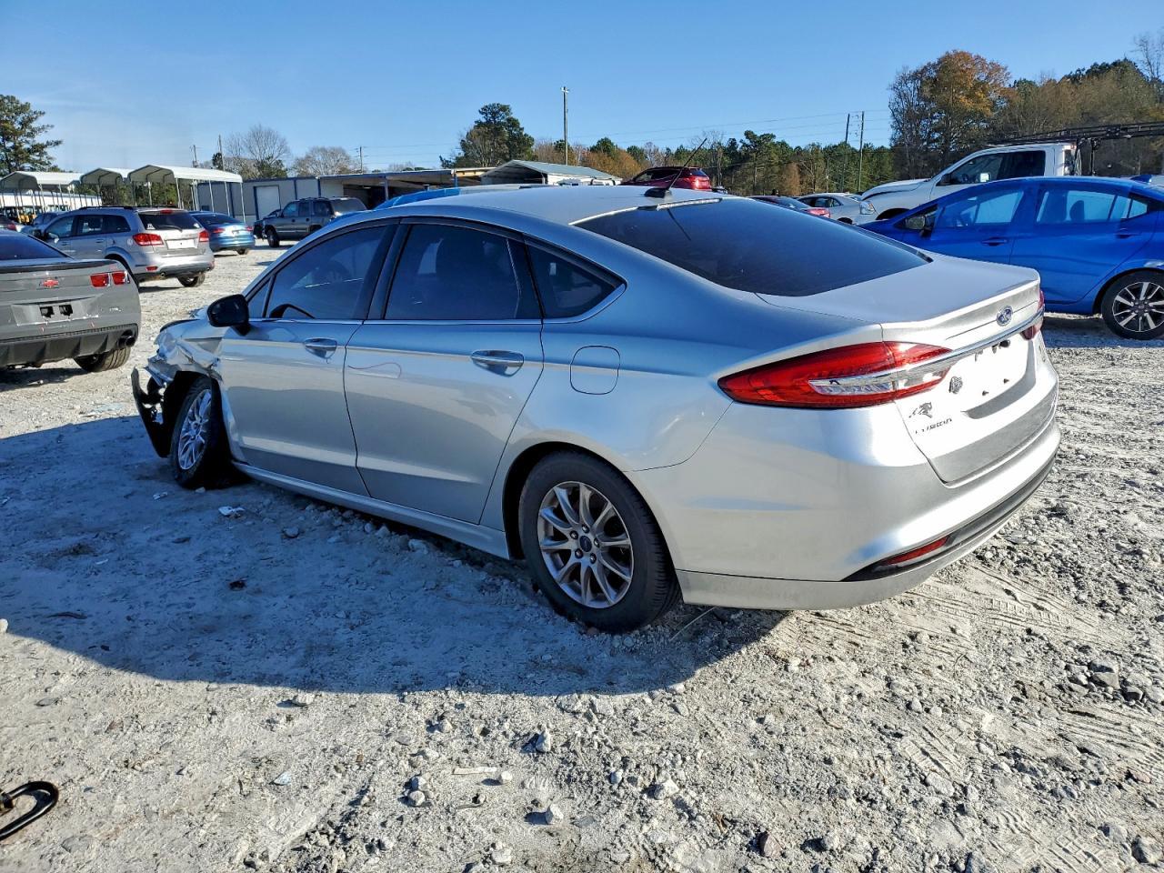 2017 Ford Fusion S - Фото 2
