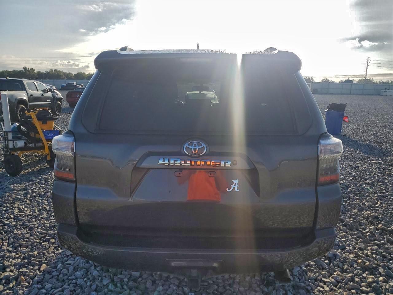 2019 Toyota 4Runner Sr5 - Image 6