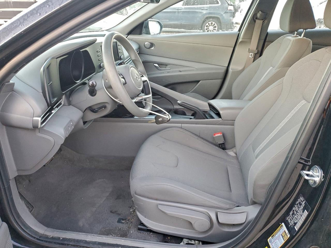 2023 Hyundai Elantra Se - Фото 7