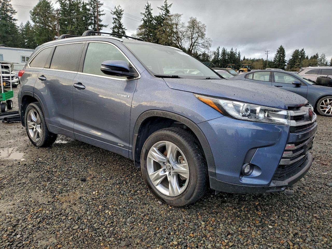 2019 Toyota Highlander Hybrid Limited - Image 4