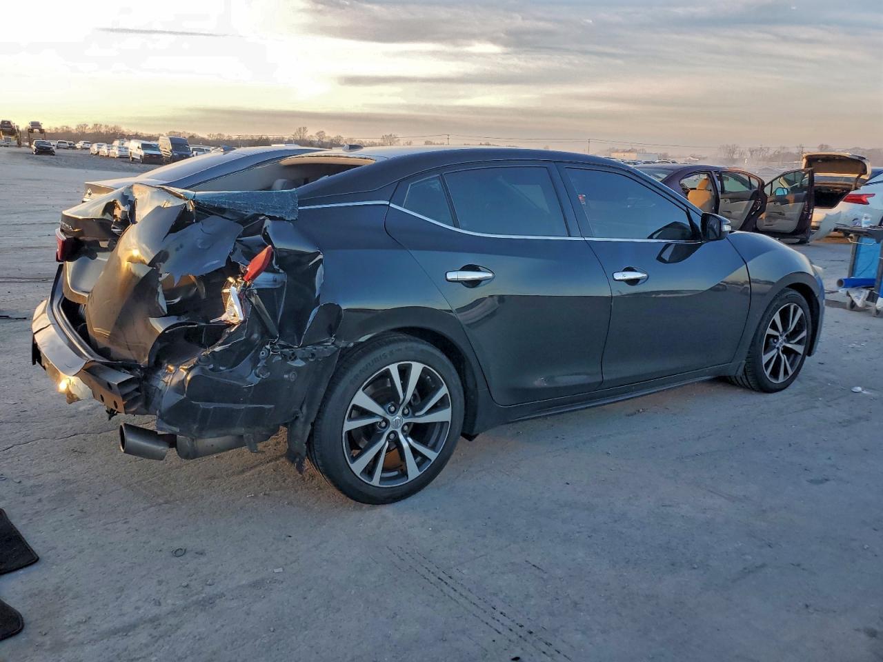 2017 Nissan Maxima 3.5S - Фото 3