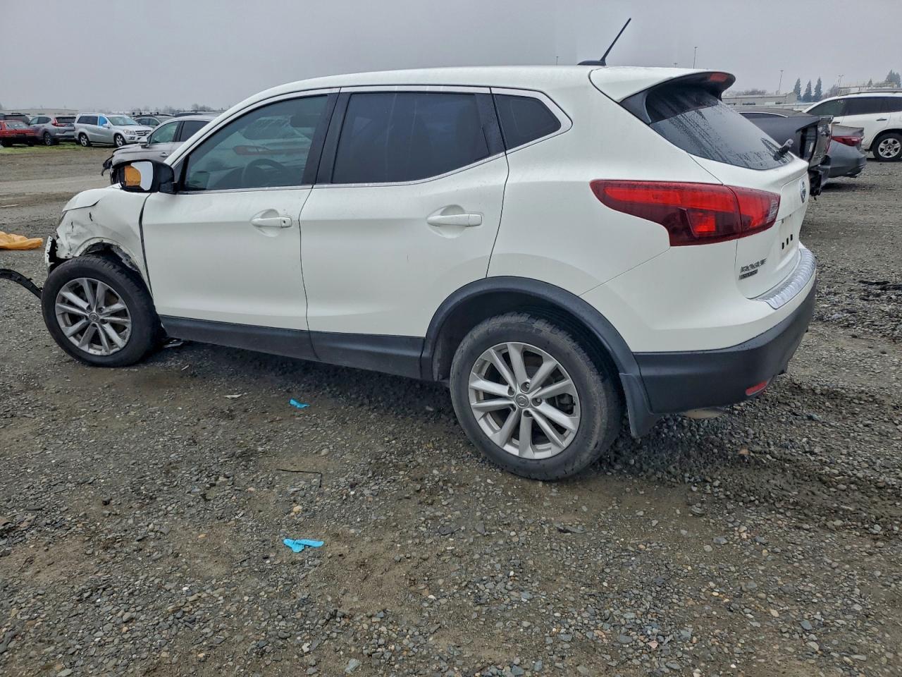 2018 Nissan Rogue Sport S - Фото 2