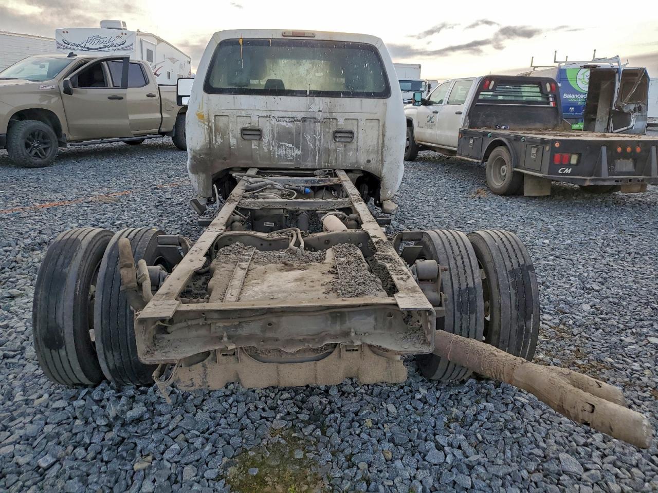 2012 Ford F550 Super Duty Truck Cab And Chassis - Image 6