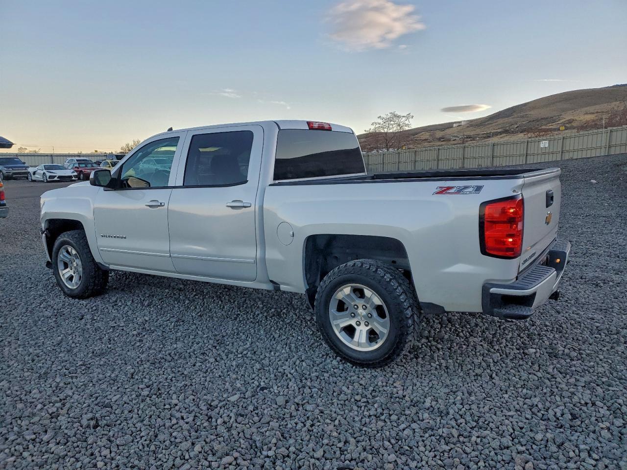 2017 Chevrolet Silverado K1500 Lt - Image 2