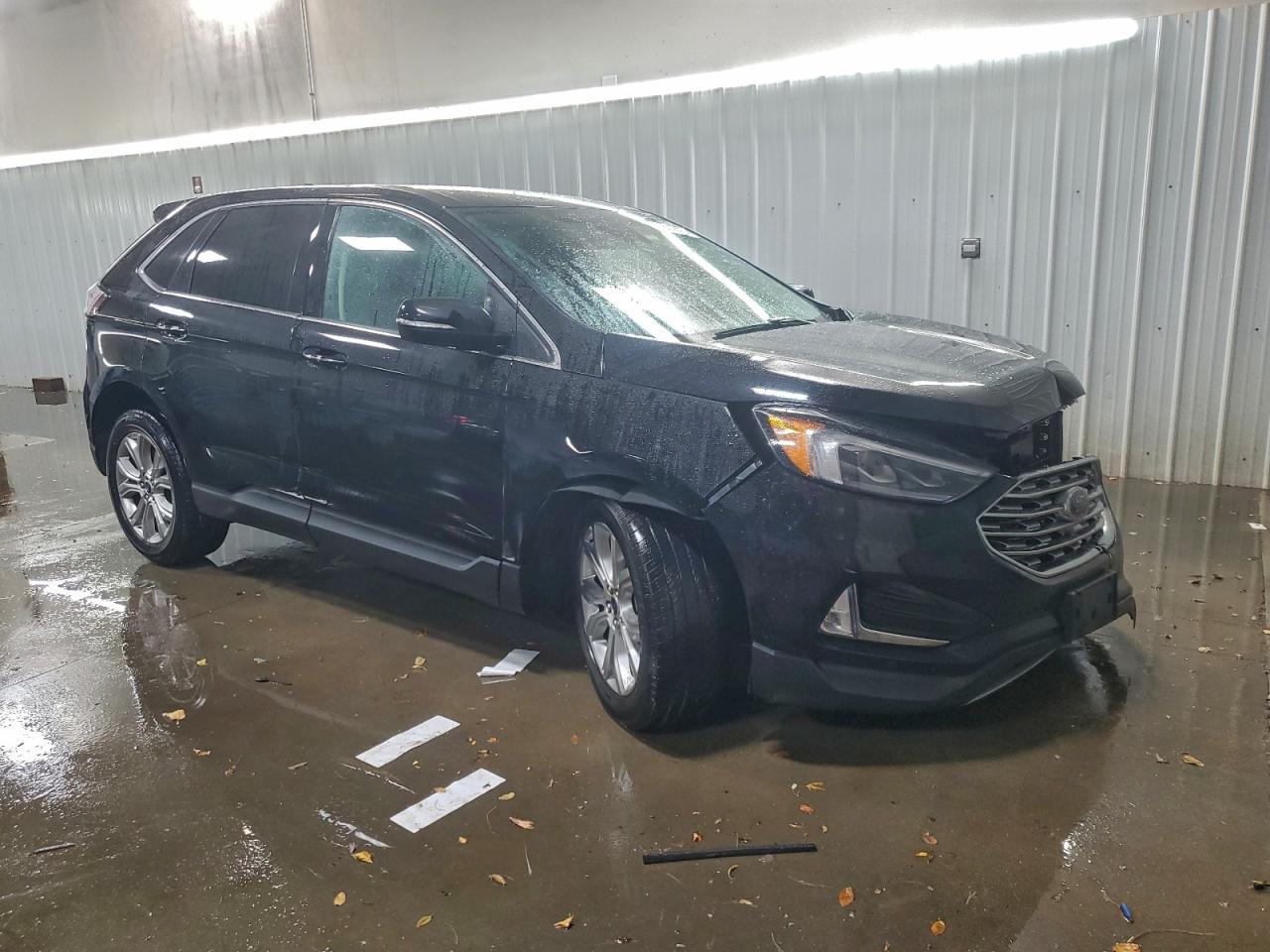 2022 Ford Edge Titanium - Image 4