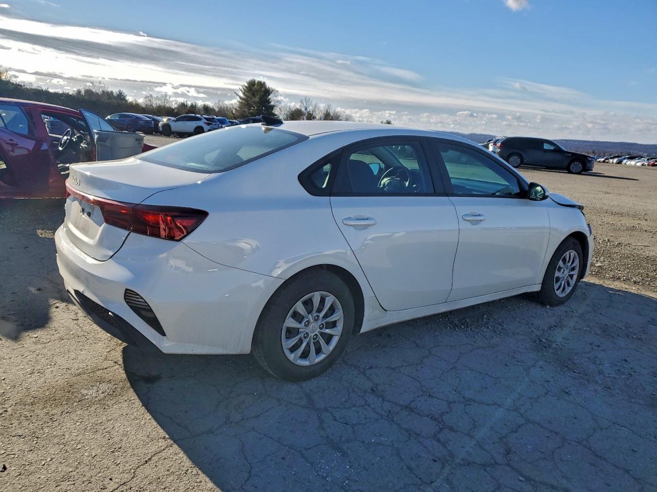2023 Kia Forte Lx - Image 3