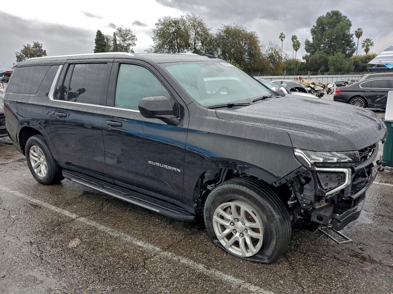 2023 Chevrolet Suburban C1500 Ls - Image 4