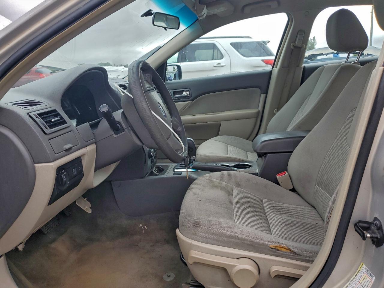 2010 Ford Fusion S - Фото 7