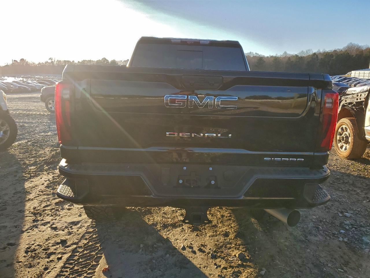 2025 GMC Sierra K2500 Denali Ultimate - Image 6