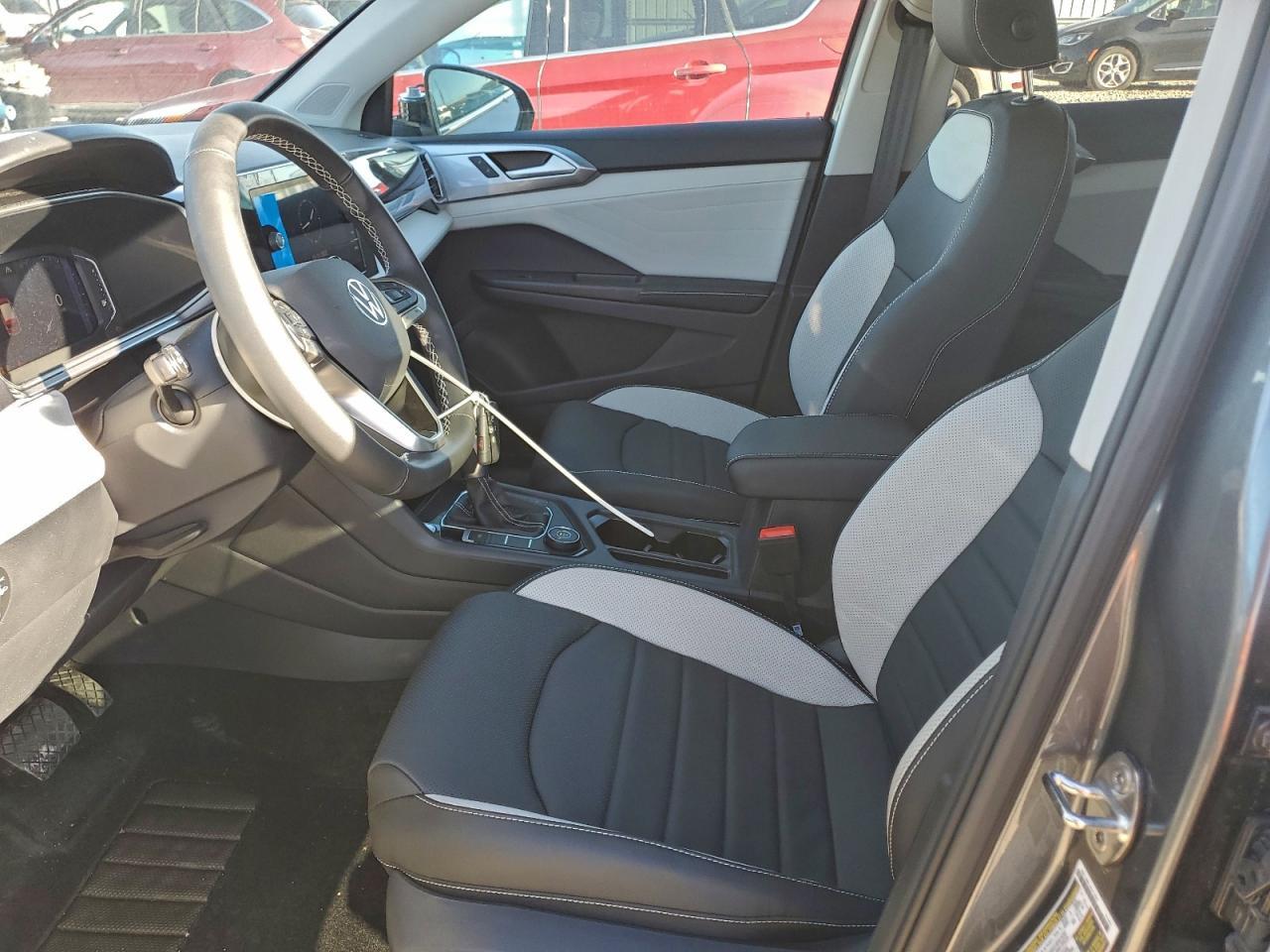 2025 Volkswagen Taos Sel - Фото 7