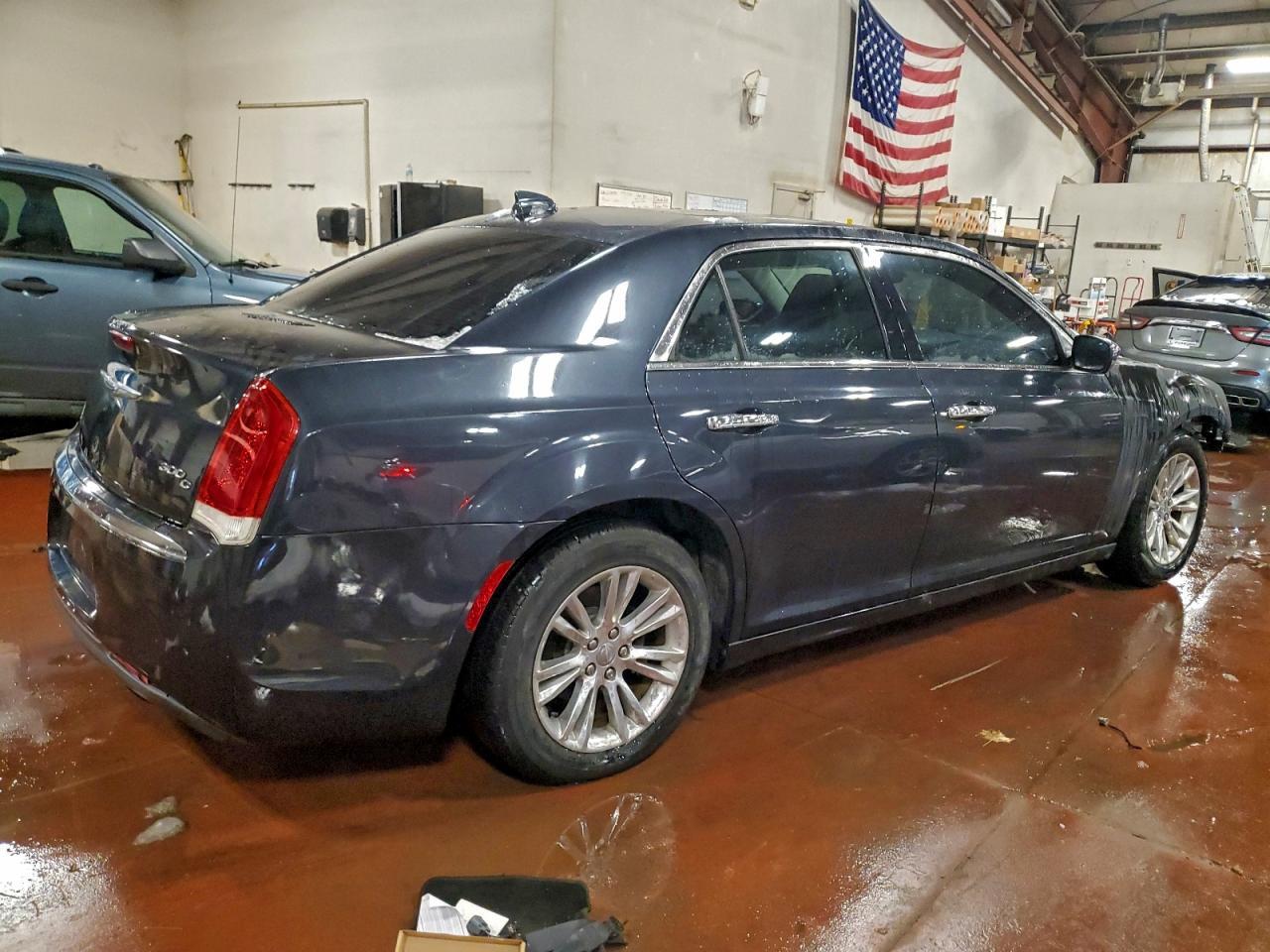 2017 Chrysler 300C - Image 3